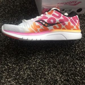 saucony dunkin donuts 2019